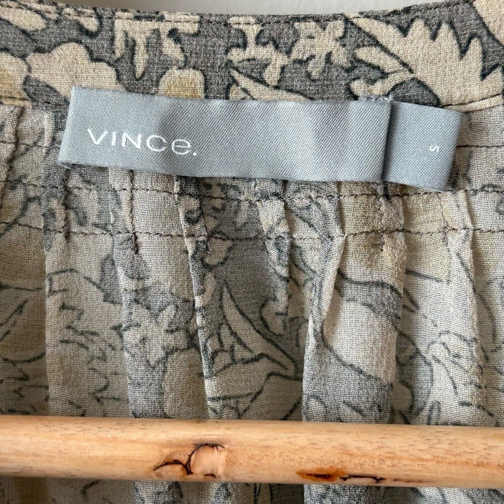 VINCE 100% Silk Floral Baroque Blouse – Size S - Picture 5 of 6